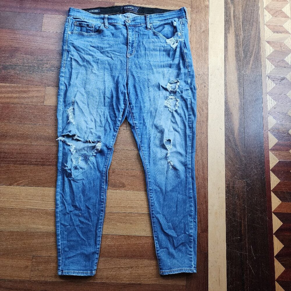 Torrid Sky High Skinny Ripped Jeans Size 18 - Picture 3 of 16